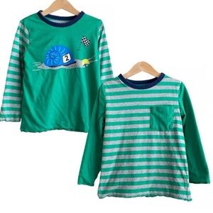 Mini Boden reversible racing snail graphic shirt
